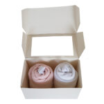 Cupcake Duo Ecru: 1x romper roze, 1x romper wit en 1 paar witte sokken