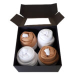 Cupcake kwartet zwart: 2x romper zand, 2x romper wit en 2 paar witte sokken